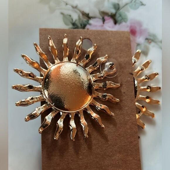 Sun decor stud earrings A83 - Picture 5 of 6